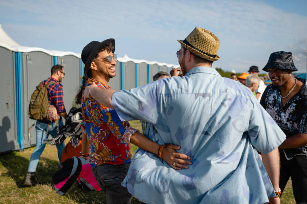 Best Portable toilet rental cost  in Louisvle, IL